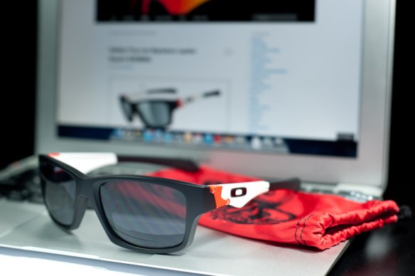 fr $220 Oakley Jupiter Square
