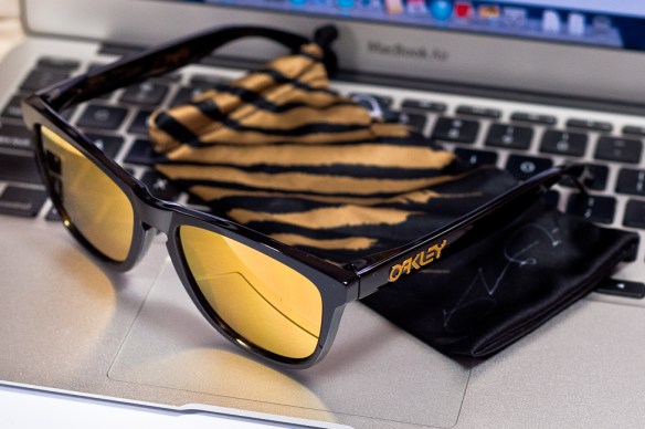 SGD$320 SHAUN WHITE SIGNATURE SERIES FROGSKINS® SKU# 24-272 @wahliao.com Singapore Color: Polished Black/24K Iridium