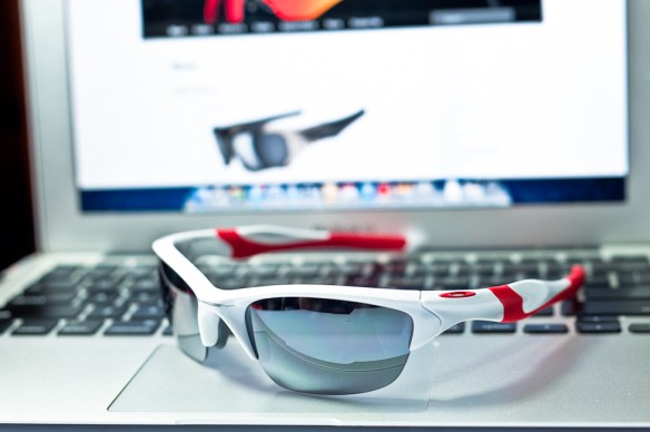 HALF JACKET® 2.0 SKU# OO9144-17 Color: Polished White/Black Iridium