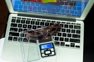 Weight of Oakley DAISY CHAIN™ is 28.2g