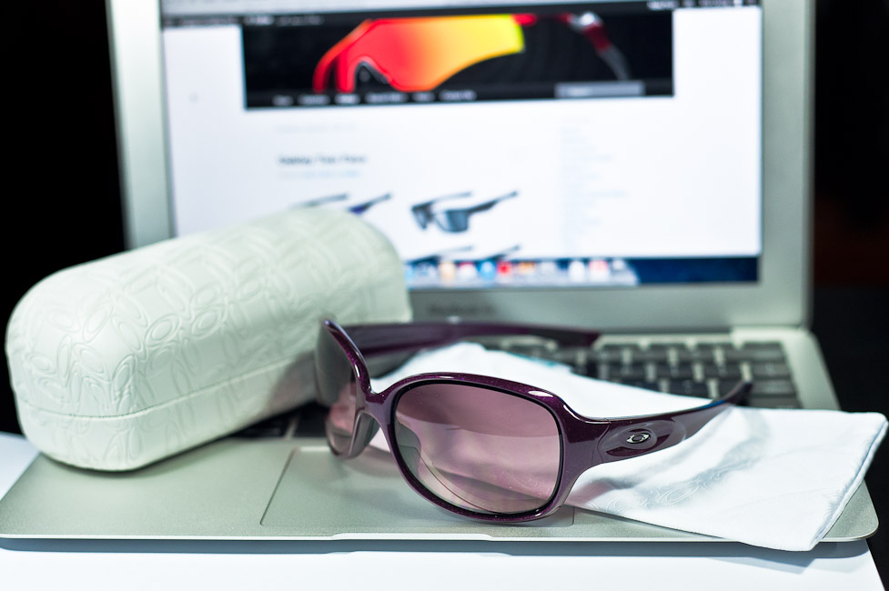 $200 Oakley DRIZZLE™ SKU# OO9159-02 Color: Raspberry Spritzer/G40 Black Gradient