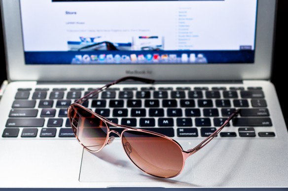 Oakley Caveat