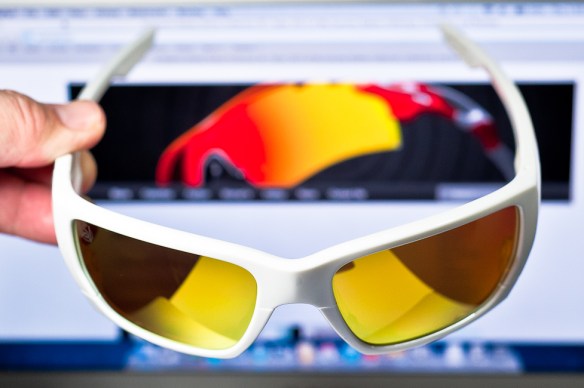 SHAUN WHITE SIGNATURE SERIES POLARIZED STYLE SWITCH™ SKU# OO9194-10 @wahliao Singapore Color: Polished White/Grey Polarized & 24K Iridium