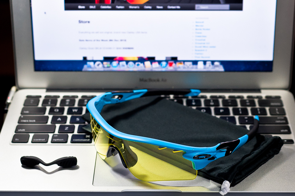 SGD$280 Oakley Custom RadarLock by wahliao.com Singapore Color: Matte Glacier Blue/Yellow Vented. Purpose: For athletes and cyclists, evening/night Set as pictured.