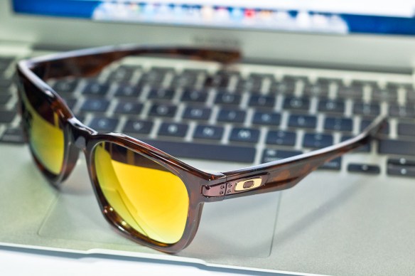 SHAUN WHITE SIGNATURE SERIES POLARIZED GARAGE ROCK™ SKU# OO9175-19 Color: Brown Tortoise/24K Polarized